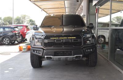 FORD RAPTOR  MODEL 2018 - GREY - 20,000 KM - V8 - GCC 