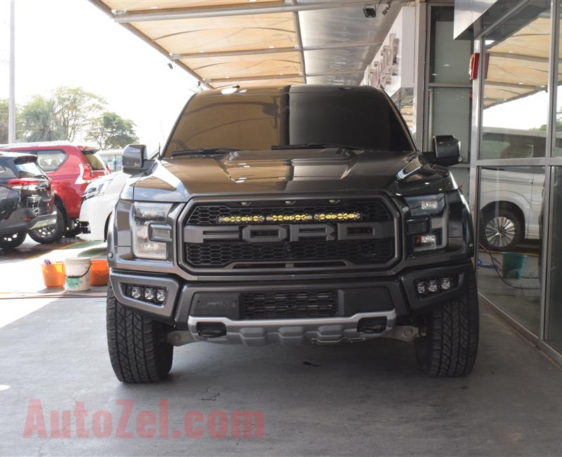 FORD RAPTOR  MODEL 2018 - GREY - 20,000 KM - V8 - GCC 