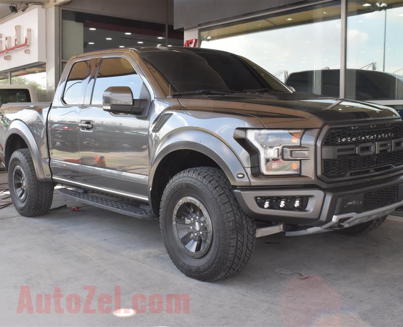 FORD RAPTOR  MODEL 2018 - GREY - 20,000 KM - V8 - GCC 