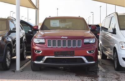 jeep model 2014 - red - 176000 km - v6 - gcc 