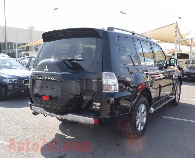 MITSUBISHI  pajero MODEL 2017 - black  - 112 000 KM - V6 - GCC