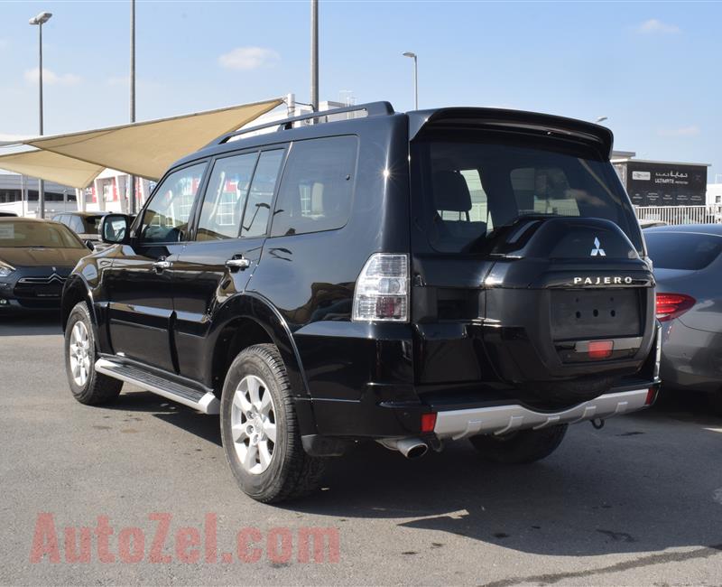 MITSUBISHI  pajero MODEL 2017 - black  - 112 000 KM - V6 - GCC