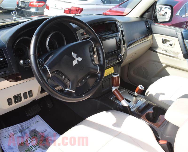 MITSUBISHI  pajero MODEL 2017 - black  - 112 000 KM - V6 - GCC