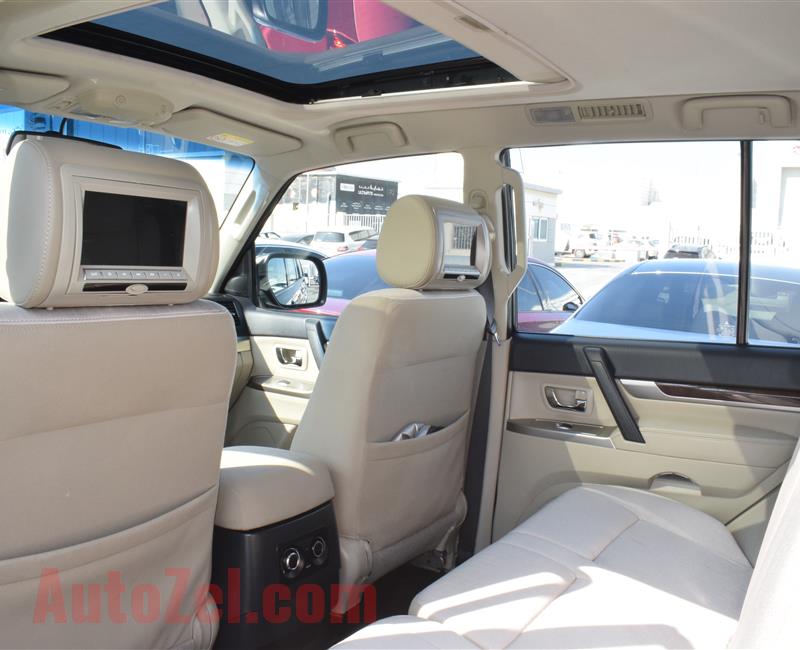 MITSUBISHI  pajero MODEL 2017 - black  - 112 000 KM - V6 - GCC