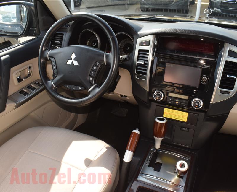MITSUBISHI  pajero MODEL 2017 - black  - 112 000 KM - V6 - GCC