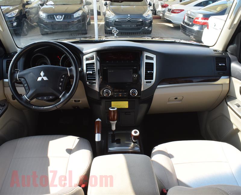 MITSUBISHI  pajero MODEL 2017 - black  - 112 000 KM - V6 - GCC
