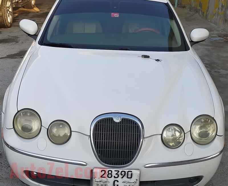 i want to sale my Jaguar s 2005 mulkiya valid till October car is in mint 👌 condition 0527385830
