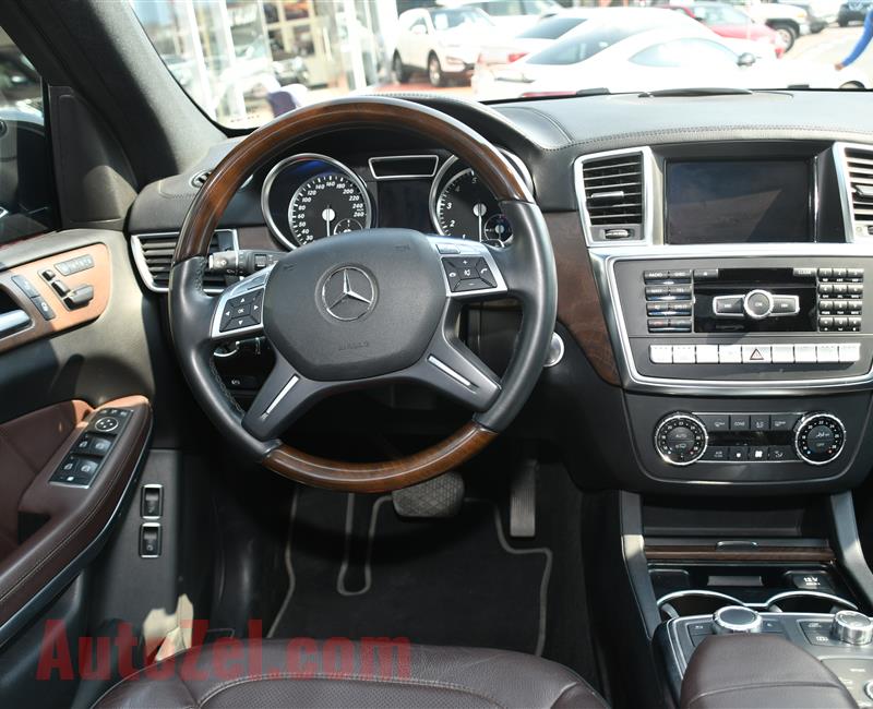 MERCEDES-BENZ GL500- 2014- BLACK- 90 000 KM- GCC SPECS