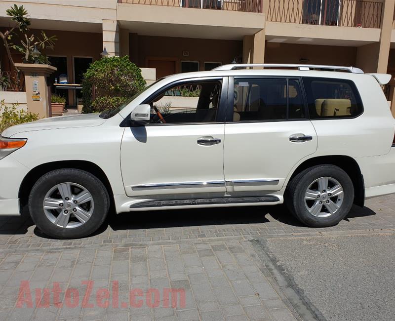 Land cruiser gxr v6