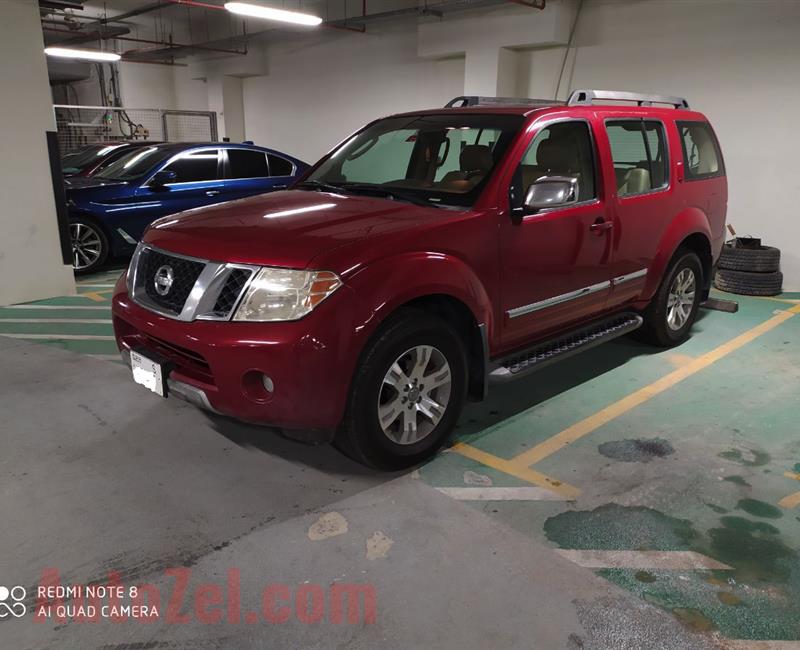 Nissan Pathfinder LE 2009. 4.0L - 4x4 : Low KM 127500+