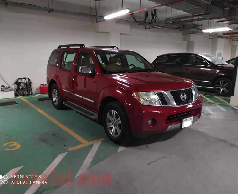 Nissan Pathfinder LE 2009. 4.0L - 4x4 : Low KM 127500+