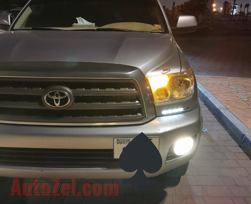 Toyota sequoia 2012