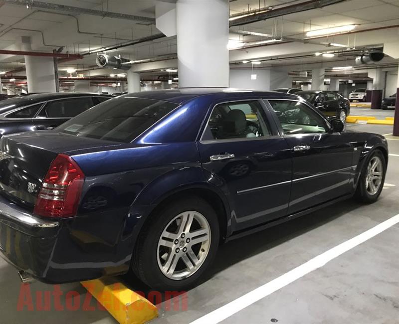 Chrysler 300C Top of the range V8-Good Condition