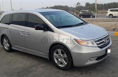 EXCELLENT/MINT CONDITION HONDA ODYSSEY TOURING FULL OPTION