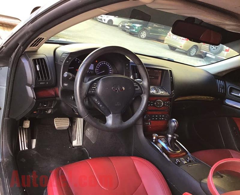 Infiniti Q60 hard-top convertible - 2016