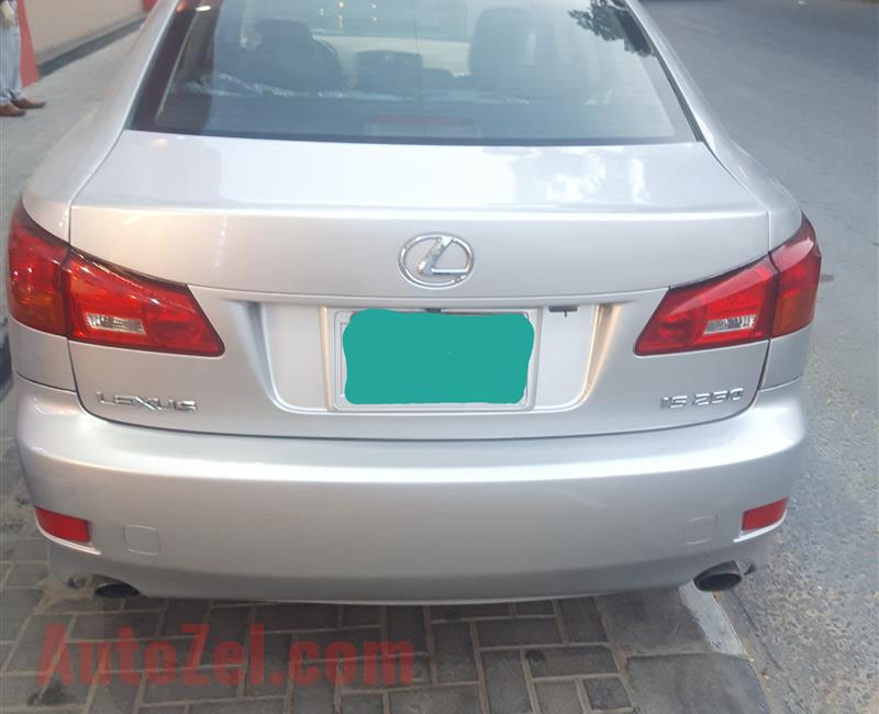 Lexus  IS250