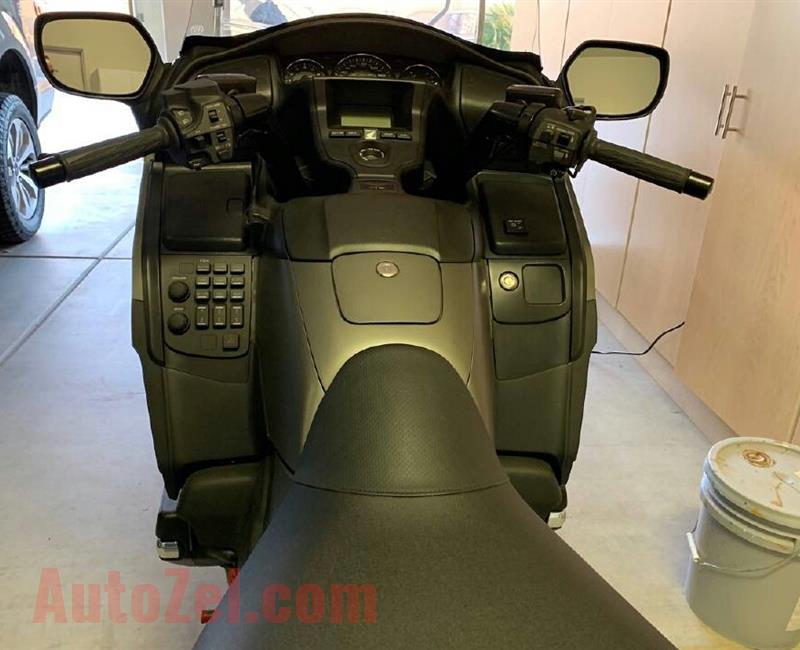 2015 honda goldwing F6b deluxe contact whatsapp via +971526695242 