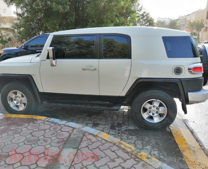 FJ CRUISER 2009 FULL OPTION