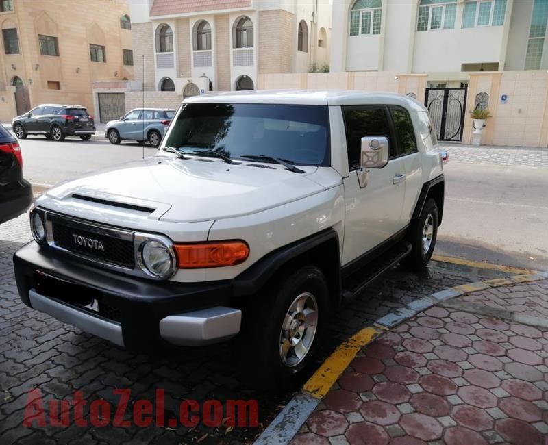 FJ CRUISER 2009 FULL OPTION