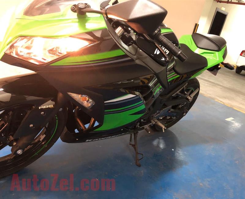 2017 kawasaki ninja 300 abs version with just 300km mileage