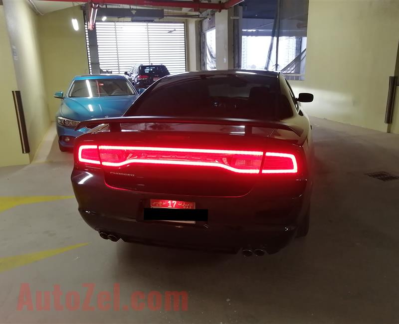 Dodge charger SXT premium 2013 GCC N1