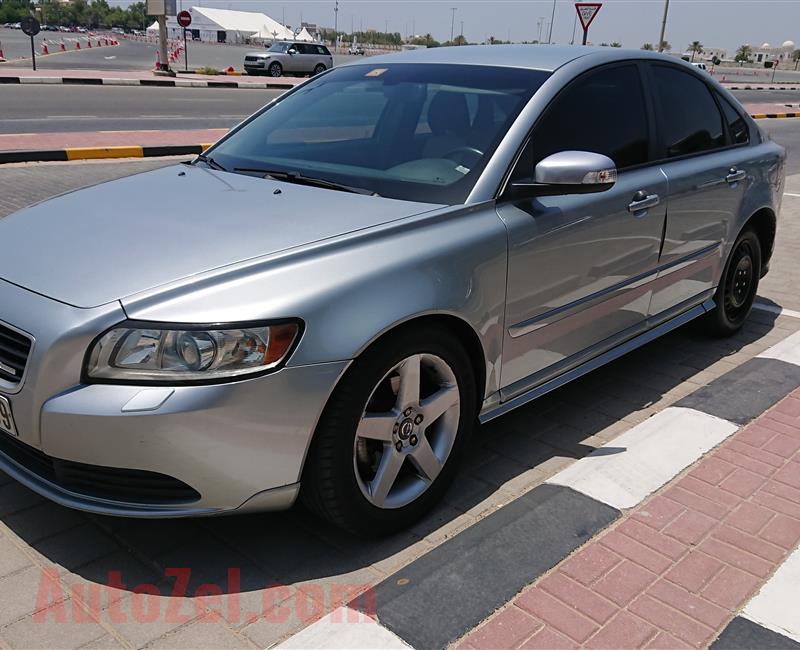 Volvo S 40 R-Design 2009 with great condition GCC 