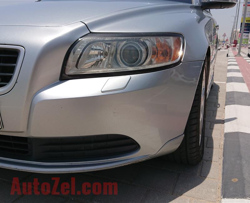 Volvo S 40 R-Design 2009 with great condition GCC 