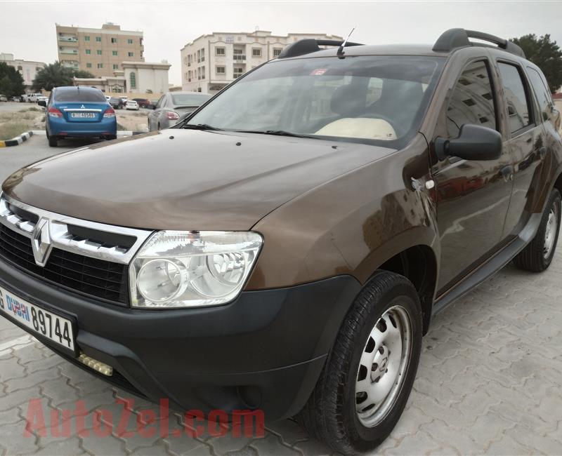 Renault Duster V4 2.0L Model 2014 Year Fully Automatic GCC Specs Very Clean Car