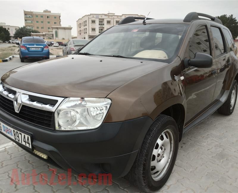 Renault Duster V4 2.0L Model 2014 Year Fully Automatic GCC Specs Very Clean Car