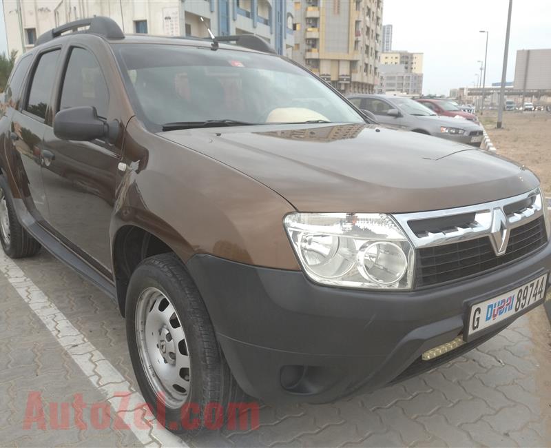 Renault Duster V4 2.0L Model 2014 Year Fully Automatic GCC Specs Very Clean Car