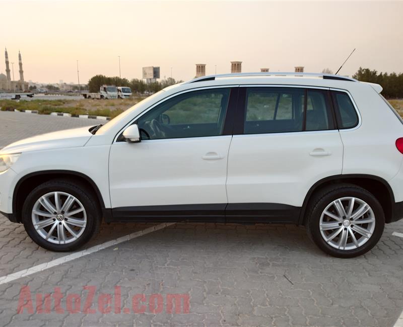 Volkswagen Tiguan Tsi Turbo V4 2.0L Model 2010 Year Fully Automatic Mid Options No2 GCC Specs Super Clean Car