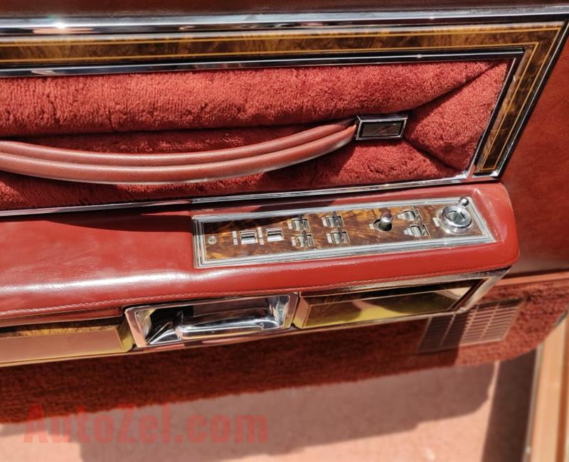 LINCOLN CONTINANTAL 1979 TOWN CAR