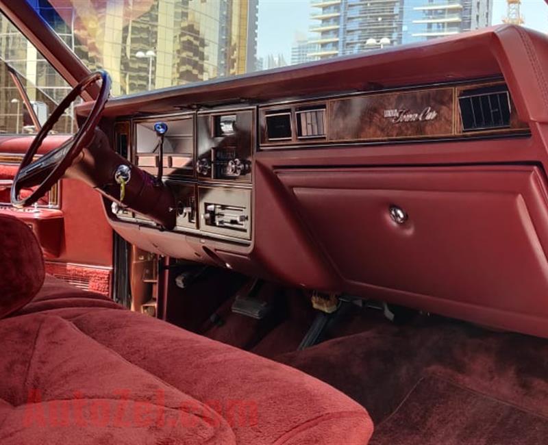 LINCOLN CONTINANTAL 1979 TOWN CAR