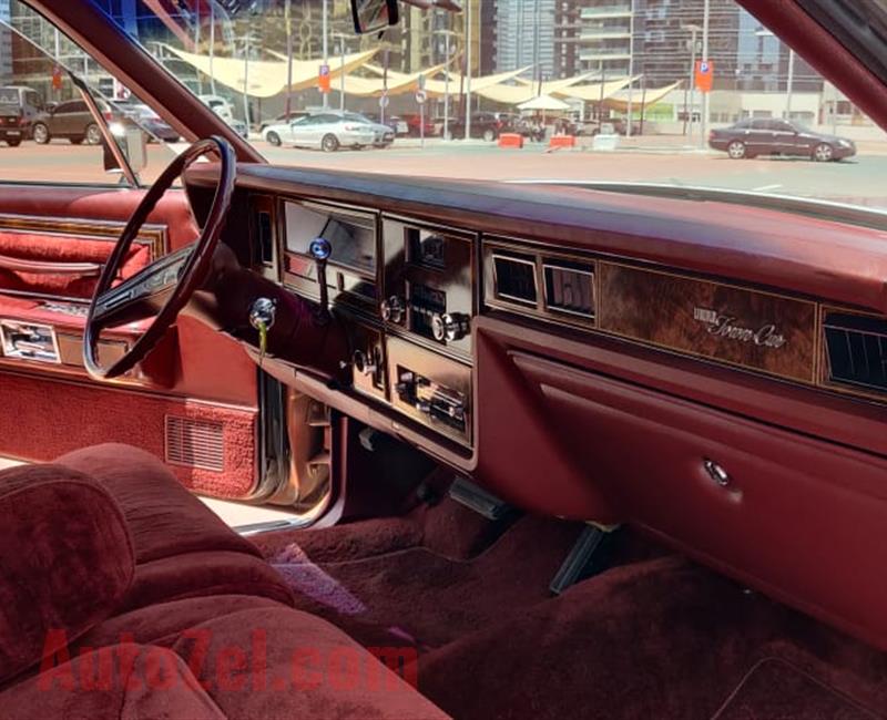 LINCOLN CONTINANTAL 1979 TOWN CAR