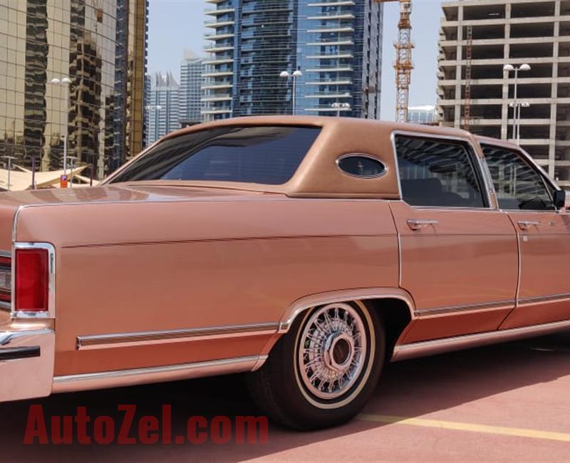 LINCOLN CONTINANTAL 1979 TOWN CAR