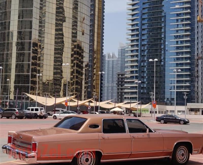 LINCOLN CONTINANTAL 1979 TOWN CAR