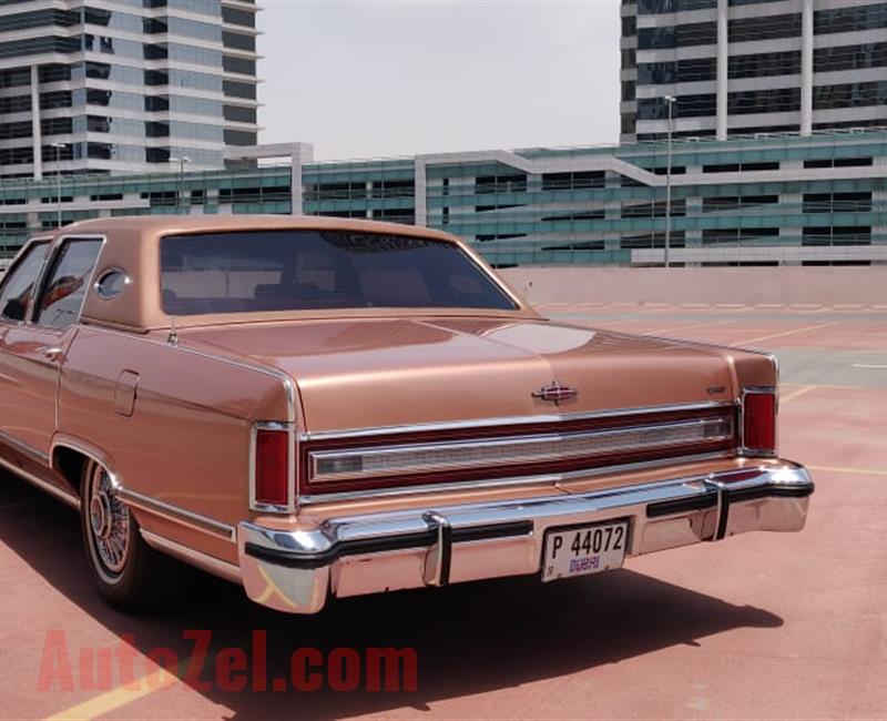 LINCOLN CONTINANTAL 1979 TOWN CAR