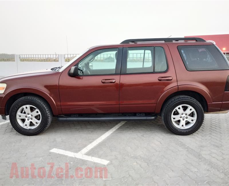 Ford Explorer XLT SUV 4X4 V6 4.0L Model 2009 Year Fully Automatic Mid Options No2 GCC Specs Very Clean Car