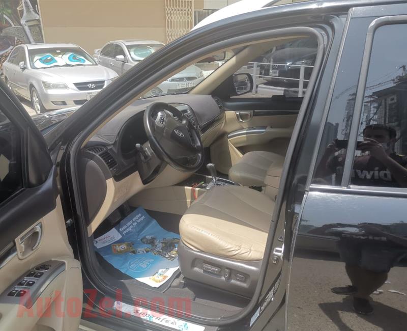 Hyundai Santa Fe 2012 in a perfect condition for sale