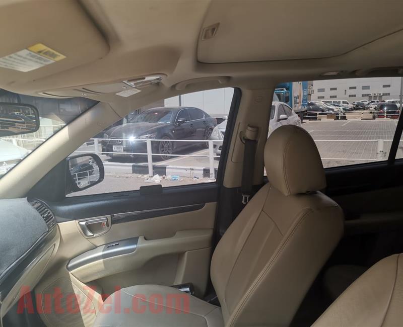 Hyundai Santa Fe 2012 in a perfect condition for sale