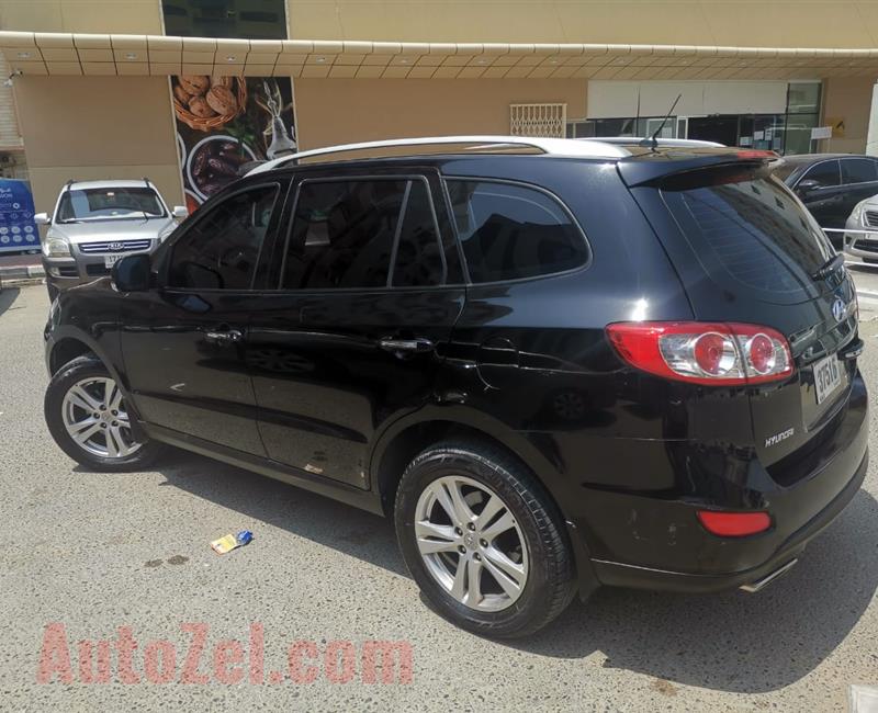 Hyundai Santa Fe 2012 in a perfect condition for sale