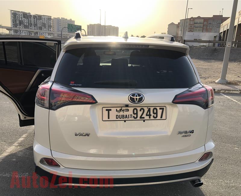 TOYOTA RAV4 2018 4WD excellent condition