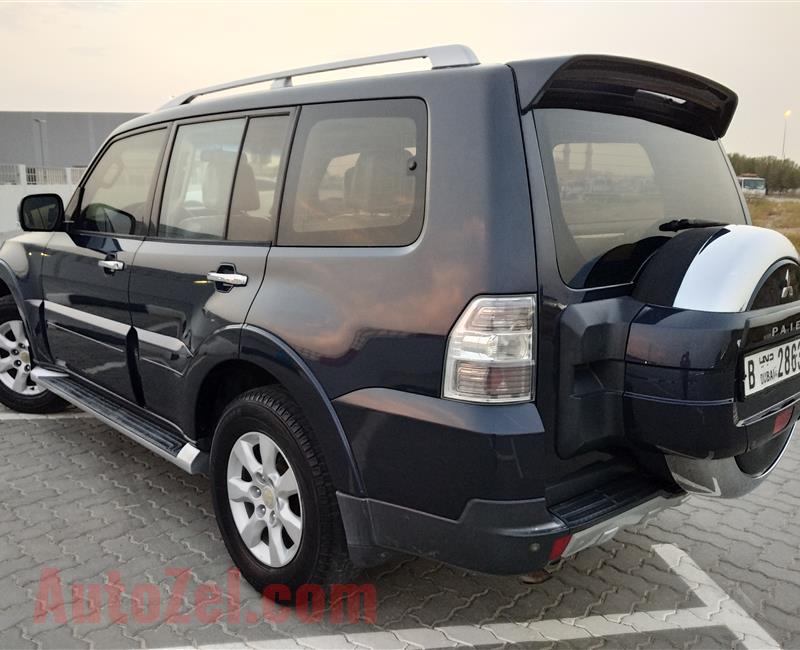 Mitsubishi Pajero GLS 4X4 SUV Model V6 3.5L Year 2009 Fully Options No1 GCC Specs Super Clean Car