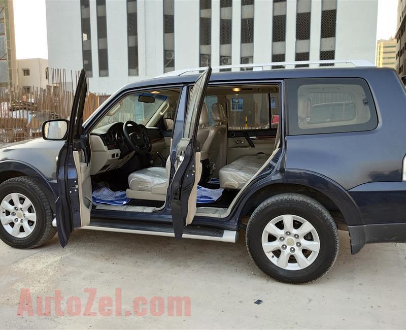 Mitsubishi Pajero GLS 4X4 SUV Model V6 3.5L Year 2009 Fully Options No1 GCC Specs Super Clean Car