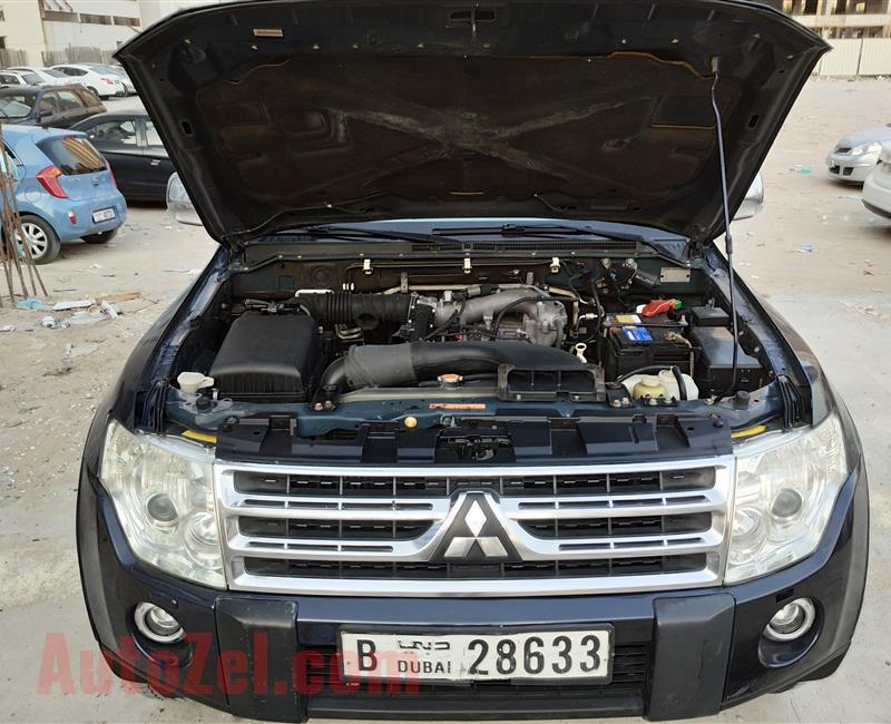 Mitsubishi Pajero GLS 4X4 SUV Model V6 3.5L Year 2009 Fully Options No1 GCC Specs Super Clean Car