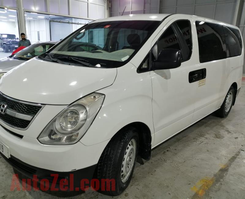 Hyundai H1, 12 Seater Passenger VAN