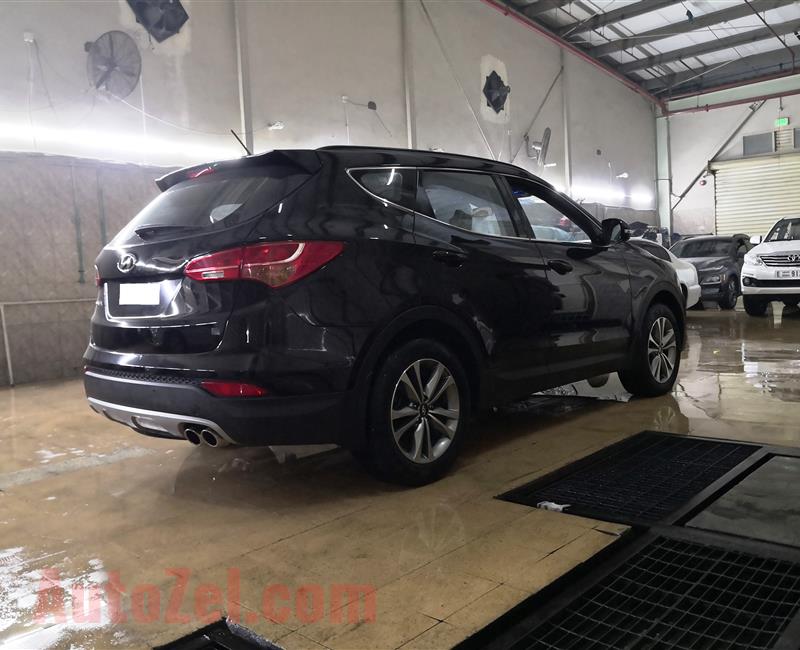 Hyundai Santa Fe, 2.4L, 4 Cylinders, GCC Specs.