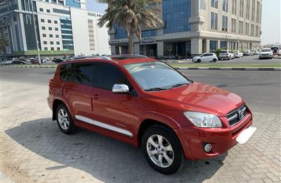 Toyota RAV4 2012 full option red  