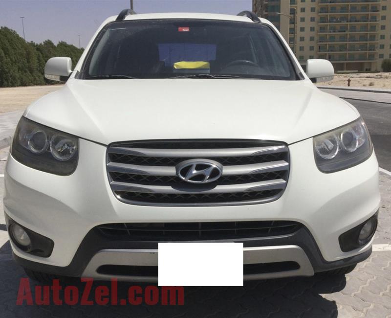 Hyundai SantaFe 4wd 2012 Model! GCC Specs EXCELLENT running Condition!! * ORIGINAL PAINT *