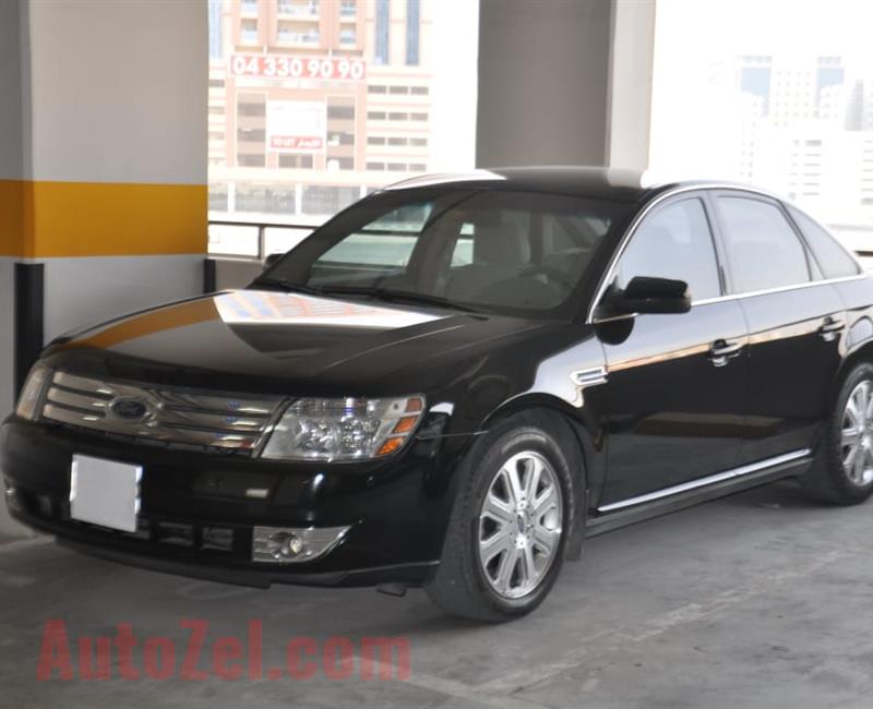 Pre-owned Ford Five Hundred in excellent condition